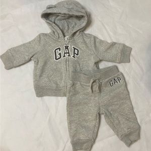 Baby gap jogger set